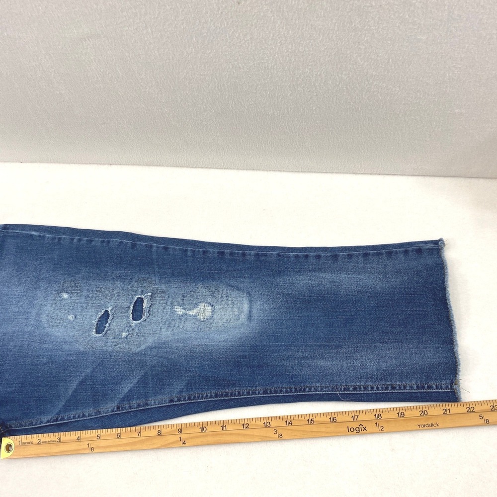 Maurices Cropped Jeans Women Sz 18 Distress Destroyed Denim Raw Hem Embroidered - Picture 10 of 13